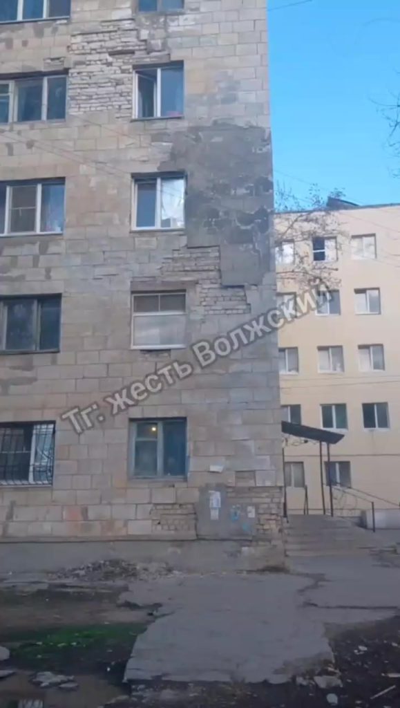 Жильцы общежития в Волжском остались без воды после жалобы на аварийное состояние