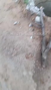 В Волжском несколько дней стоит открытый колодец без крышки