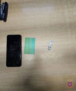 Пассажиров такси с наркотиками задержали на посту ДПС «Плотина ГЭС» в Волжском