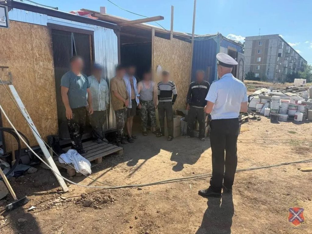 В Волжском полиция провела масштабные рейды по проверке мигрантов
