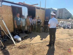 В Волжском полиция провела масштабные рейды по проверке мигрантов