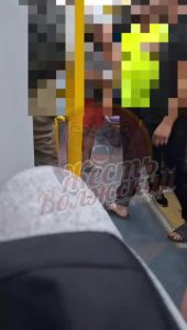 Драка в автобусе Волжского из-за электросамоката